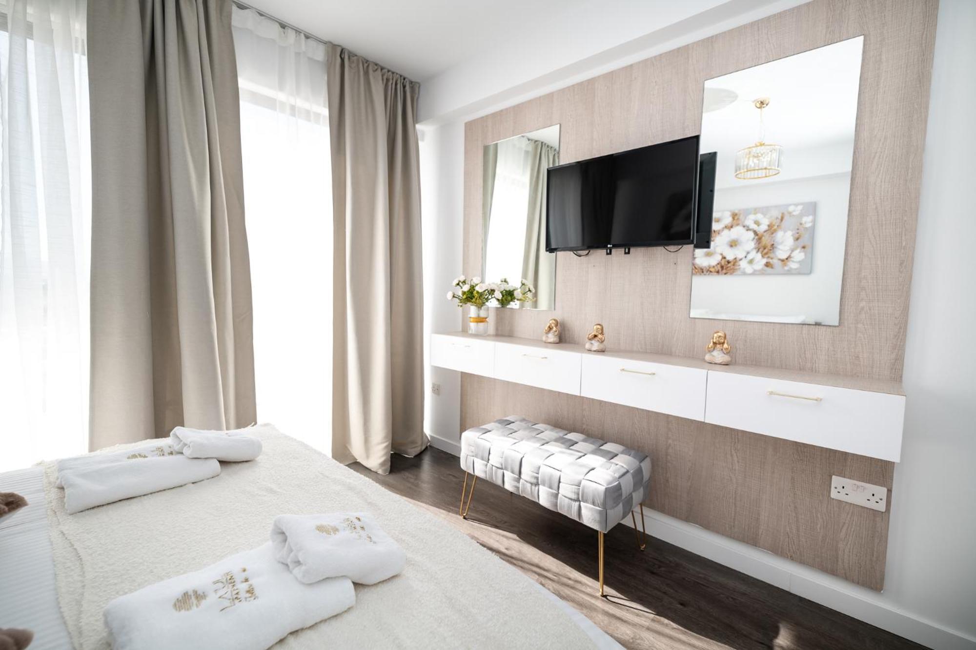 Lazuli Beachfront Sea View Ap144 Larnaca Exterior foto