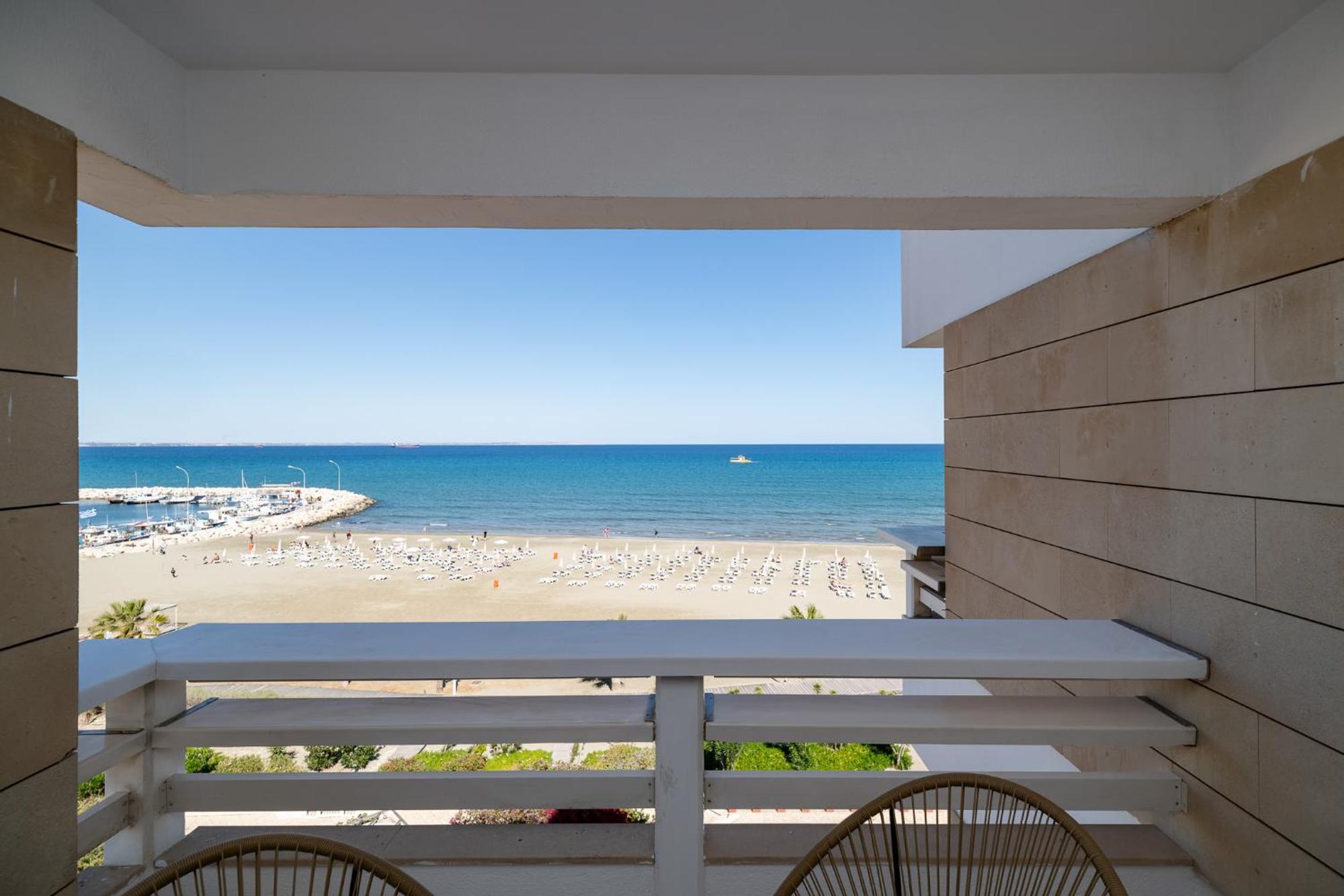 Lazuli Beachfront Sea View Ap144 Larnaca Exterior foto